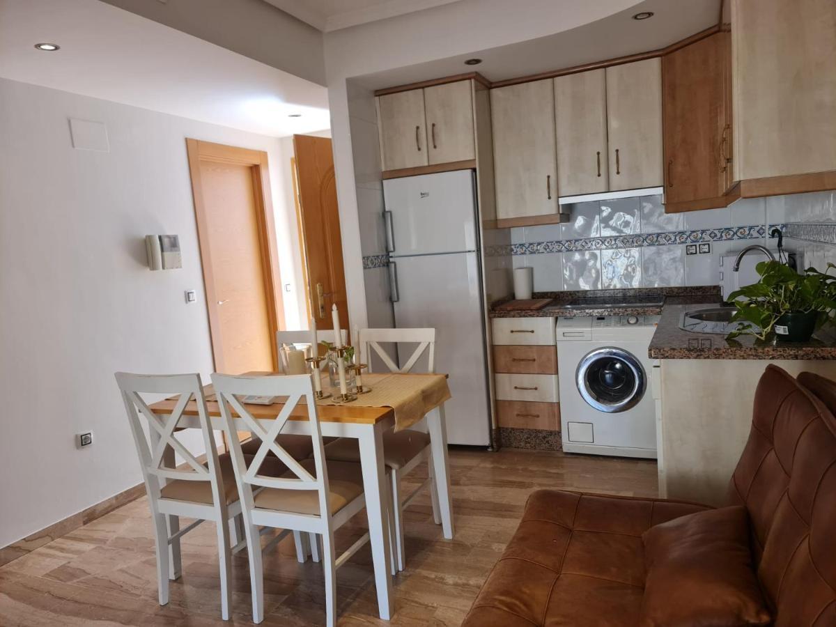 Apartamentos Benalmarina Малага Екстериор снимка