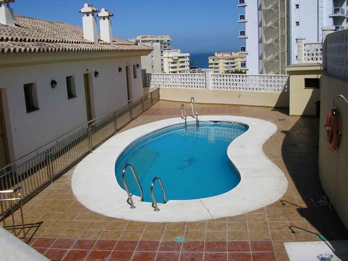 Apartamentos Benalmarina Малага Екстериор снимка